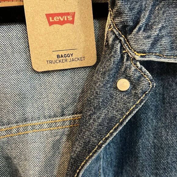 NWT Levi's® Premium 90S TRUCKER JACKET Jean Denim Boyfriend Baggy - Picture 3 of 5